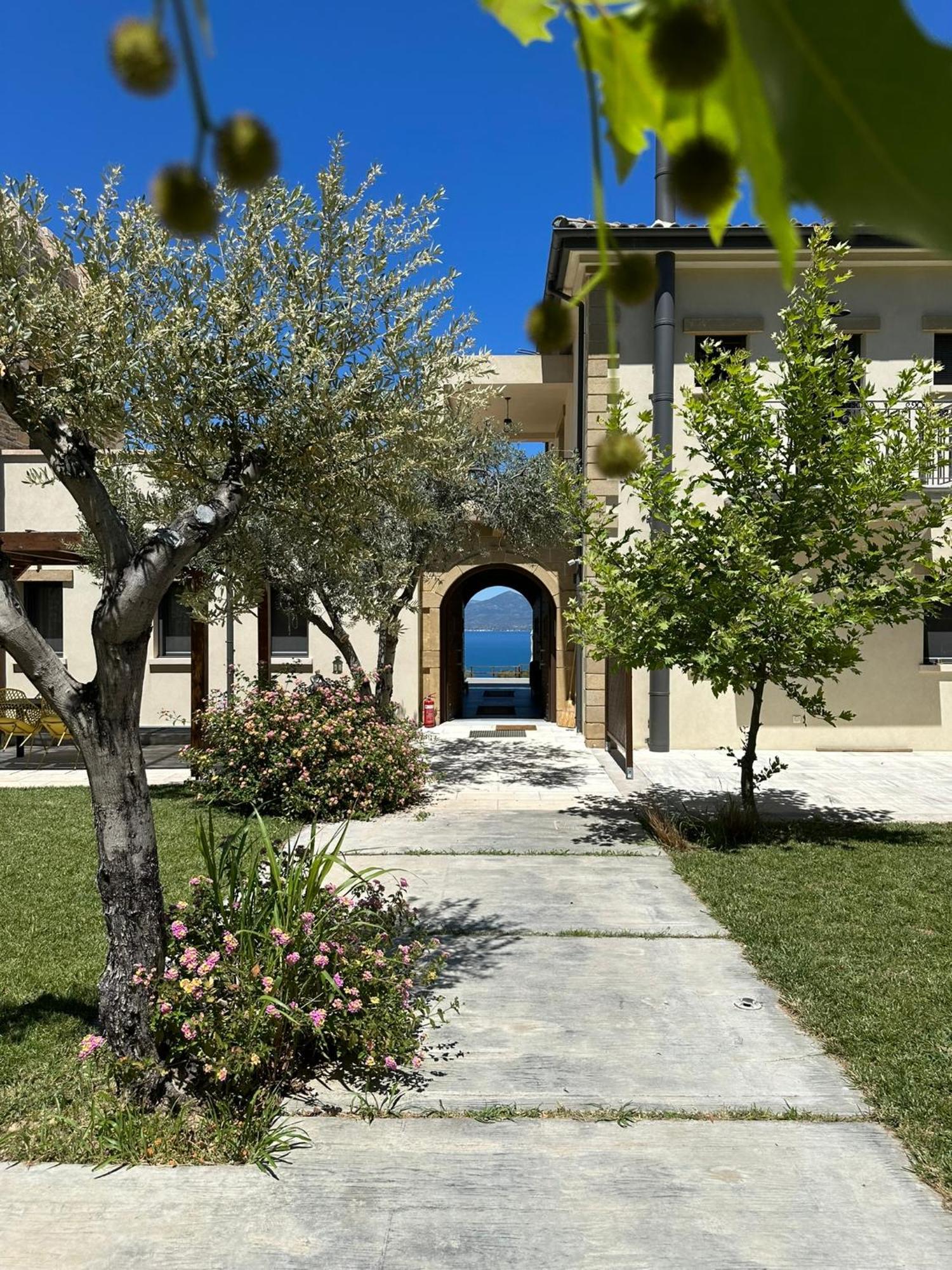 Villa Kalamos / Sea View And Pool Nearby Athens Exterior foto